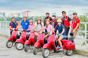 Vespa Photo Tour with Local Guide