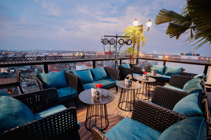 Diamond Sky Bar