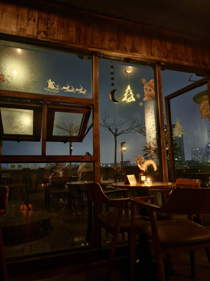 Lofi Rooftop Pub