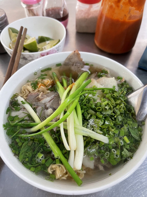 Phở bò gà 24/7 Tân Mai