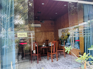 The Hung Snake Restaurant