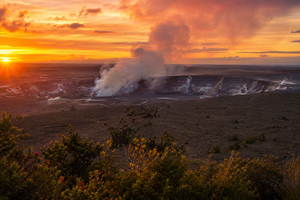Big Island: Volcanoes, Black Sand Beach & Kona Coffee Tour