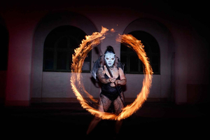 Clase de Danza Haridi y espectáculo para grupos en Waikiki