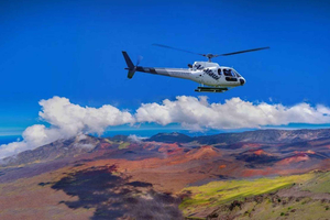 Excursión en helicóptero de 45 minutos por la selva tropical de Hana y el cráter de Haleakala