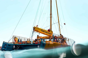 Honolulu: Catamaran Swim, Snorkel, and Sail with Drinks