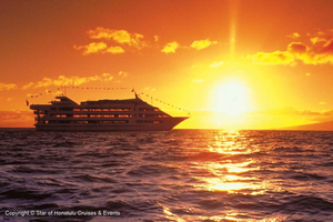 Honolulu: Cena-crucero de 5 platos al atardecer con espectáculo