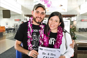 Kona Honeymoon Airport Lei Greeting