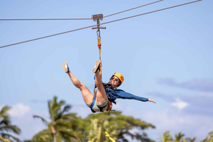 Maui: Dragonfruit Farm Zipline and Farm Tour with Tasting