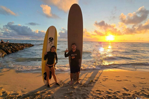 Oahu: Waikiki Beginner Private Surf Lesson- Female Guide