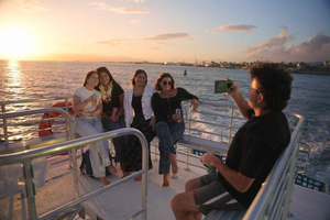Waikiki: BYOB Sunset Cruise