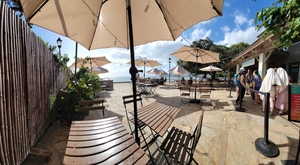 Barefoot Beach Cafe @ Queen's Surf Beach