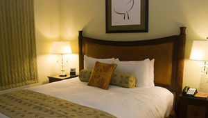 Courtyard by Marriott Waikiki Beach