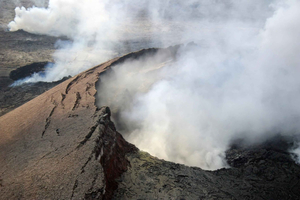 ヒロ：ハワイ火山国立公園フライト