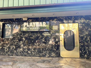 Play Bar Night Club Waikiki