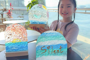 Hong Kong Central : atelier de peinture sur verre pour lampes