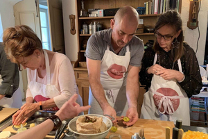 Hong Kong: Family Cooking Class with Market Tour