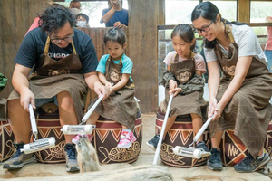 Hong Kong: Ocean Park Meet the Little Meerkat Experience