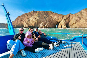 Hong Kong UNESCO Geopark Four Sea Arches Volcano Yacht Tour