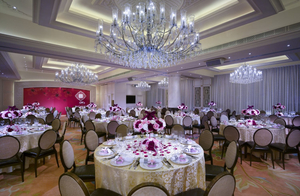 Maxim's Palace
