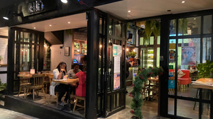 Ollies Bar & Grill