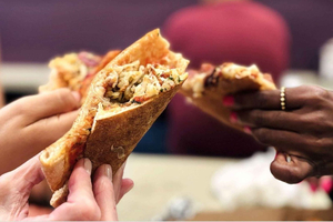 Houston: Downtown Food Tour with 6 Local Favorites Dishes