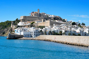 Descubra Dalt Vila: Excursão a Pé pelo Coração Histórico de Ibiza
