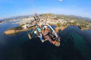 Passeio de parapente a motor em Ibiza