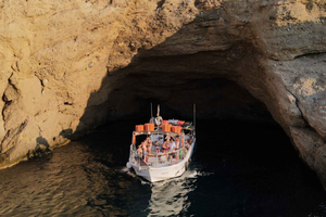 San Antonio: Cala Bassa, Cala Conta en grottentocht per boot