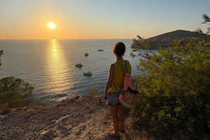 Caminhada ao Pôr do Sol em Es Vedrà e Atlantis com Ioga e Meditação