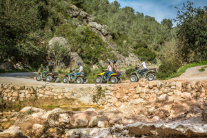 Ibiza: Quad-seikkailu rantojen ja ainutlaatuisten näkymien parissa