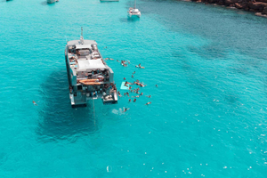 Ibiza: Crystal Waters Formentera, offene Bar und Mittagsbuffet
