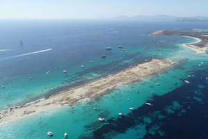 Ibiza: traghetto di andata e ritorno per Formentera da Playa d'en Bossa