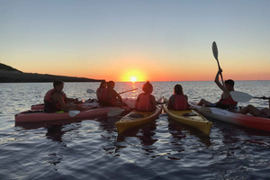 Ibiza: tour in kayak di mare al tramonto e grotte marine