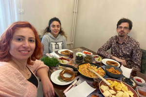 Autentisk turkisk frukostmatlagning hemma med lokalbefolkningen