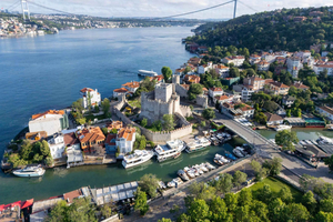 Estambul: crucero por el Bósforo y parada en una fortaleza de Anatolia