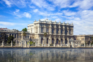 Dolmabahçe-palatset, Basilikacisternen och Blå moskén