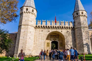 Istambul: Visita guiada ao Topkapi e ao Grande Bazar com um pequeno grupo