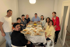 Istanbul Authentic Turkish Family Dinner with Eastern Family