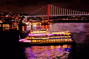 Istanbul: Bosporen-middagskryssning med show och privat bord