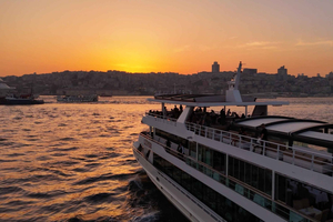 Istanbul: Sightseeingkryssning på dagen eller i solnedgången med audioguide