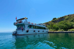Escapada a la isla de Sivriada desde Estambul: tour de nado y almuerzo