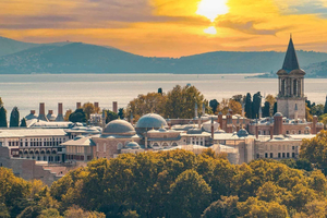 Morning Bosphorus Cruise with Topkapi Palace & Grand Bazaar