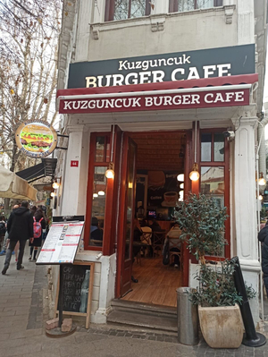 Kuzguncuk Burger Cafe