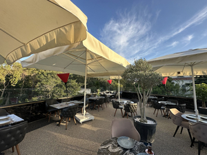 The Roof Garden Fried Seafood Lounge