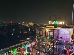 Club Illusion : The Edge of Insanity