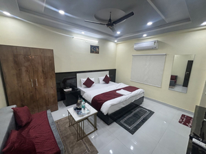 Hotel Hanumat Palace