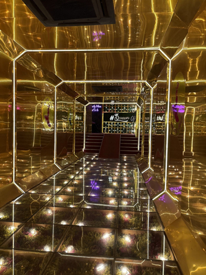 Queen's hub Night Club Rooftop Restaurant