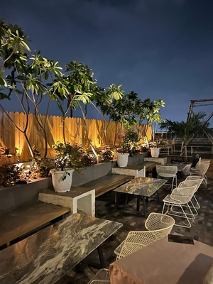 Savanna Sky Lounge & Bar