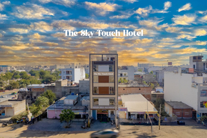 The Sky Touch Hotel & Restaurant