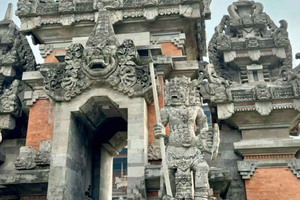 Scopri l'Indonesia a piedi: tour culturale di Taman Mini